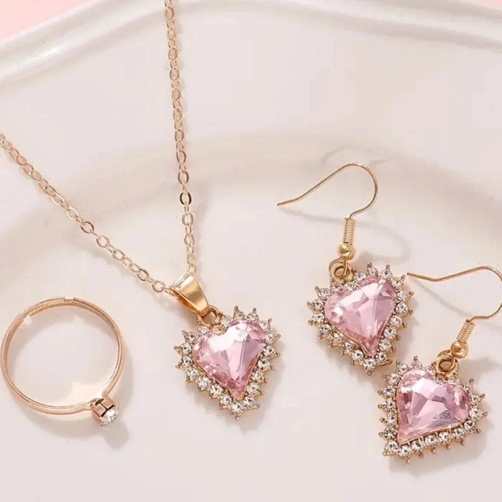 Elegant Gold and Pink Heart Necklace - Picture 1 of 1